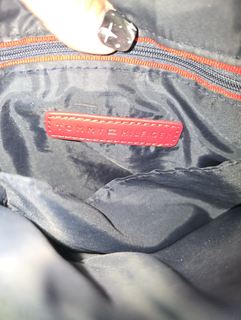 Tommy Hilfiger Black Textured Crossbody Bag w/Gold Plate In Preloved Condition - Picture 9 of 9